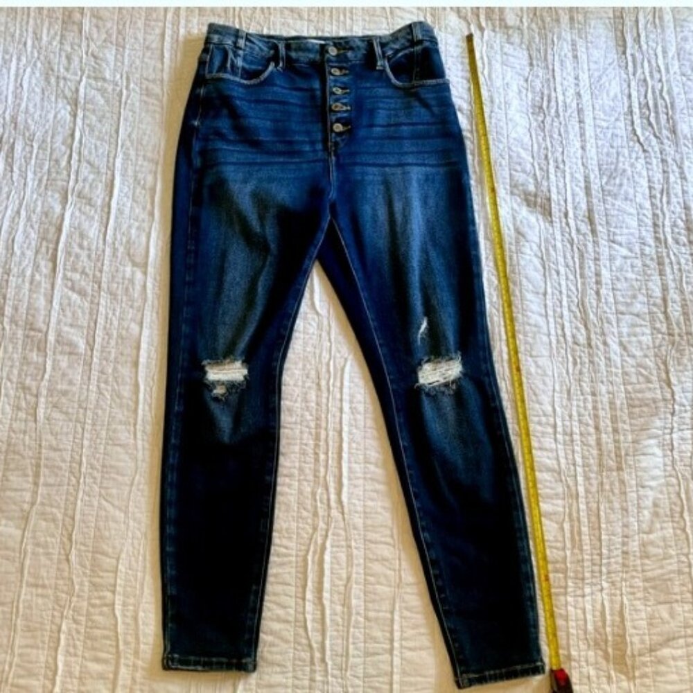 KanCan “Kurvy” Ultra High-Rise Skinny Jeans – Dark Indigo, Size 30